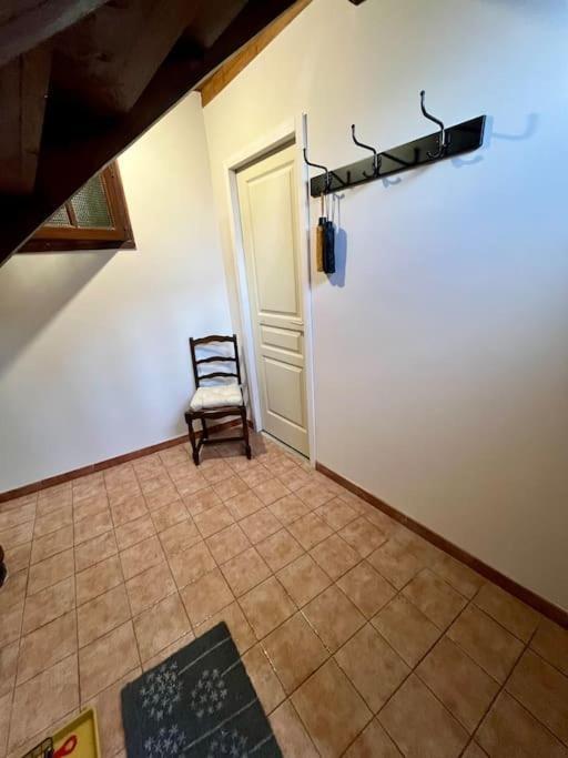 La Petite Ourse Maison De Village A Oust Экстерьер фото