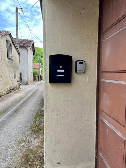 La Petite Ourse Maison De Village A Oust Экстерьер фото